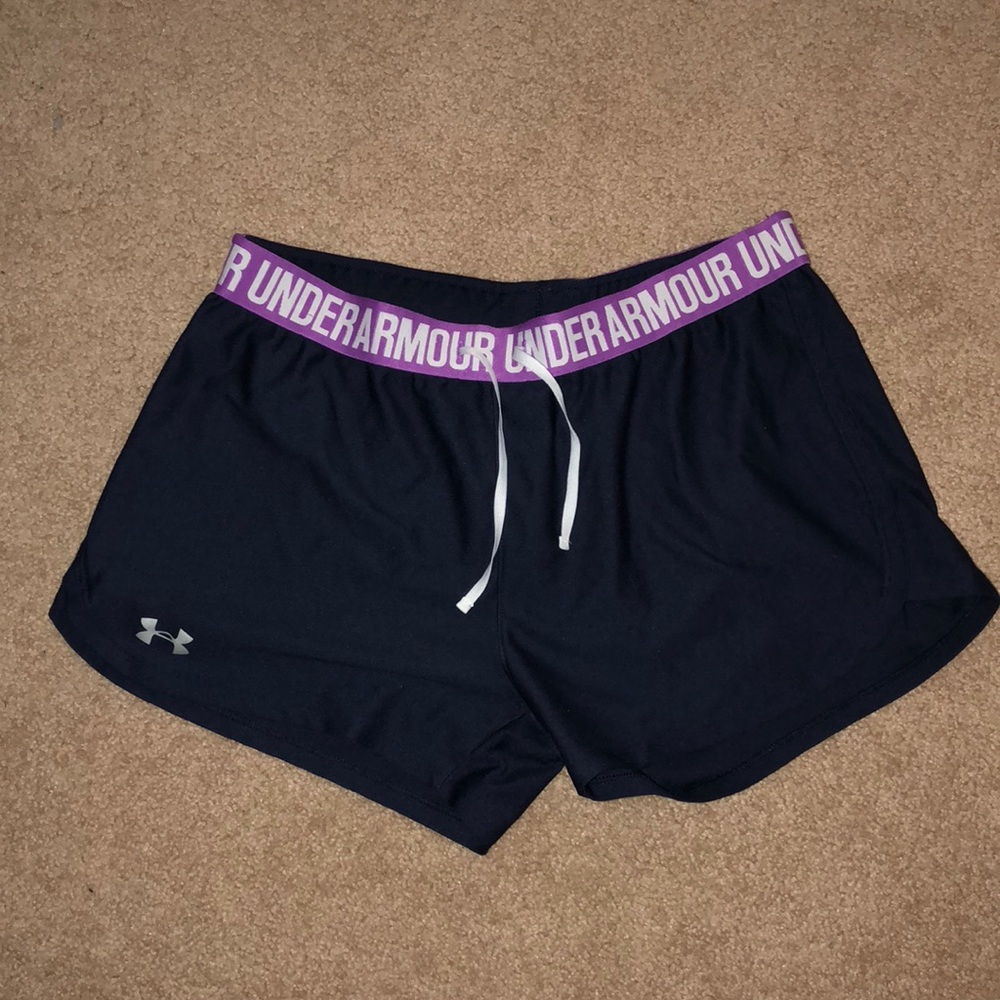 Women’s NAVY Under Armour shorts
